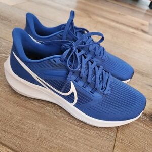 Nike Air Zoom Pegasus - Blue and White